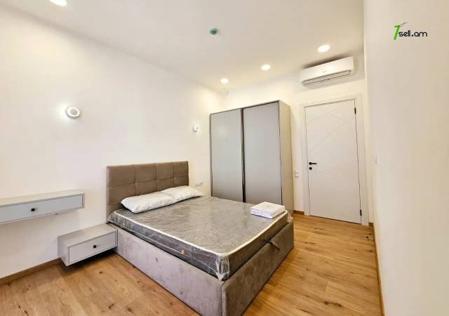 Երկու հարկանի քարե տուն, Վահագնի Թաղամաս Աջափնյակում, 800 ք.մ., 3+ սանհանգույց