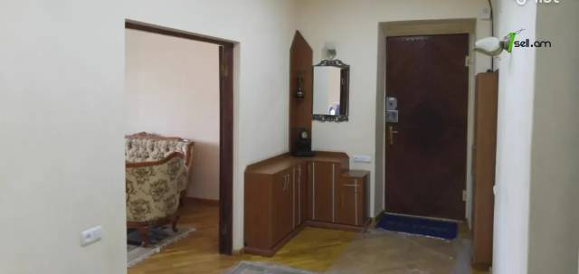 4 սենյականոց բնակարան Կոմիտասի պողոտայում, 110 քմ, նախավերջին հարկ, 2 սանհանգույց, բարձր առաստաղներ