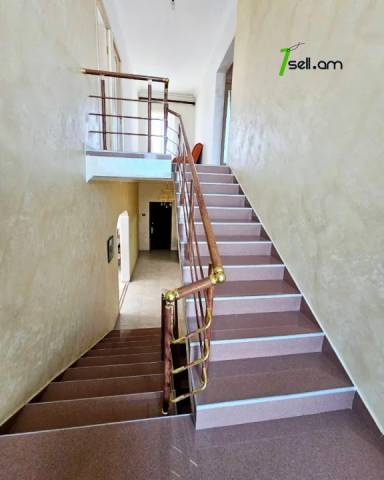 Երկու հարկանի տուն Մհեր Մկրտչյան փողոցում Ավանում, 1080 ք.մ., 3+ սանհանգույց, կապիտալ վերանորոգված