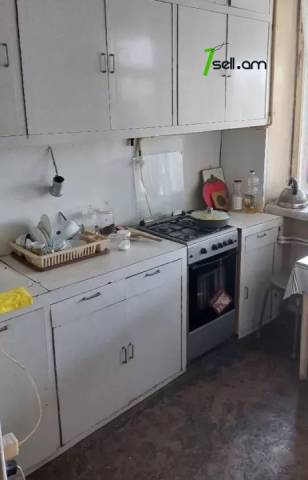 2 սենյականոց բնակարան Այգեձորի փողոցում, 73 ք.մ., 2 սանհանգույց, նախավերջին հարկ, քարե շենք