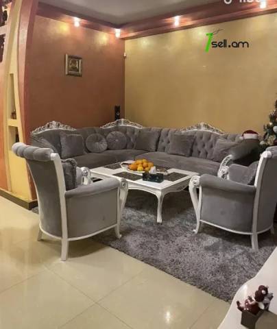 4 սենյականոց բնակարան նորակառույց շենքում Սասնա Ծռերի փողոցում, 111 ք.մ., 2 սանհանգույց