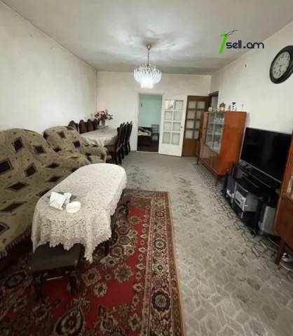2 սենյականոց բնակարան Արամ Խաչատրյան փողոցում, 65 քմ, 2/5 հարկ, 2 սանհանգույց, քարե շենք