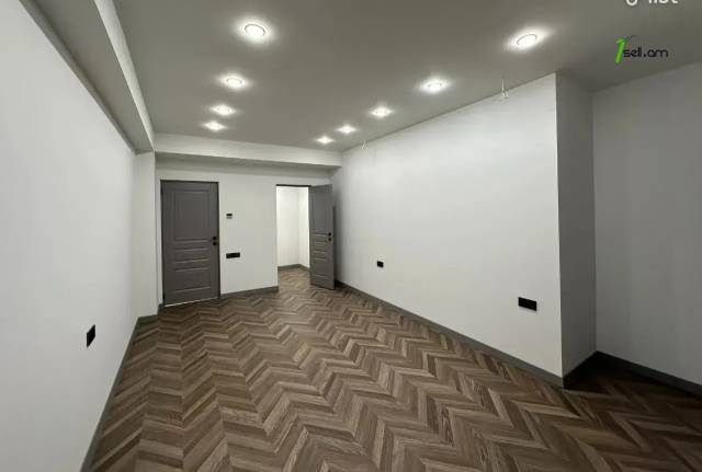 4 սենյականոց բնակարան նորակառույց շենքում, Ներսիսյան փողոցի փակուղի, 200 քմ, նախավերջին հարկ