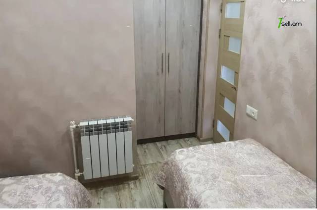 3 սենյականոց բնակարան Եզնիկ Կողբացու փողոցում, 50 ք.մ., դիզայներական ոճով վերանորոգված