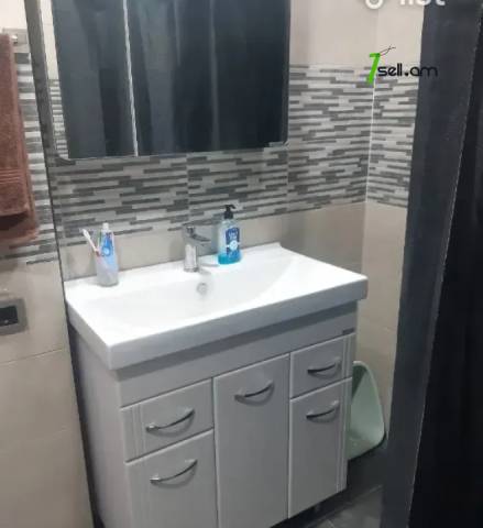 3 սենյականոց բնակարան Կոմիտասի պողոտայում, 68 ք.մ., կապիտալ վերանորոգված, քարե շենք