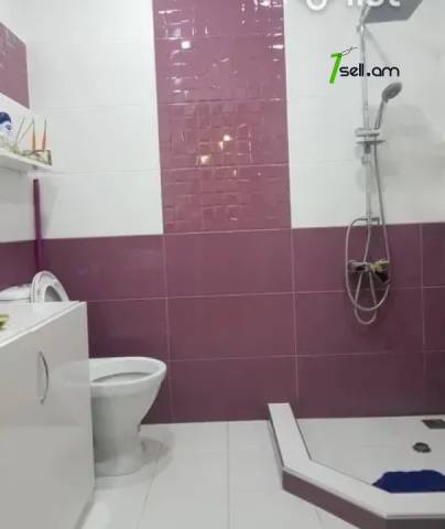 3 սենյականոց բնակարան նորակառույց շենքում Սասնա Ծռերի փողոցում, 68 ք.մ., բարձր առաստաղներ