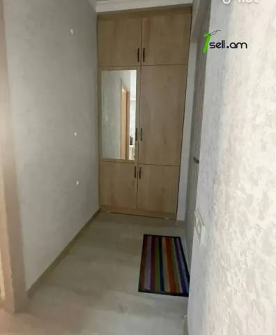 2 սենյականոց բնակարան Հակոբ Հակոբյան փողոցում, 50 ք.մ., եվրովերանորոգված, քարե շենք