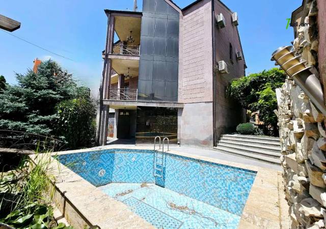 Երեք հարկանի քարե տուն, Նոյ թաղամաս Մալաթիա Սեբաստիայում, 420 ք.մ., 3+ սանհանգույց