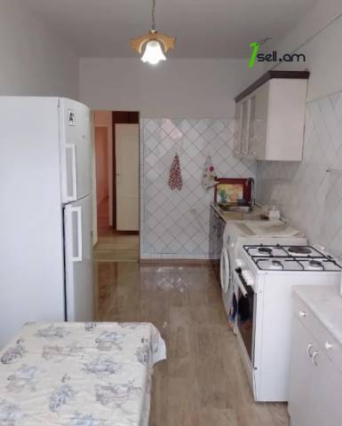 3 սենյականոց բնակարան Սարյանի փողոցում, 90 ք.մ., 4/8 հարկ, եվրովերանորոգված, քարե շենք