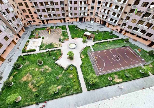 4 սենյականոց բնակարան նորակառույց շենքում Նիկողայոս Ադոնցի փողոցում, 121 ք.մ., 2 սանհանգույց