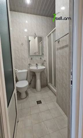 Երկու հարկանի քարե տուն Սեպուհի փողոցում Արաբկիրում, 890 ք.մ., 2 սանհանգույց, կապիտալ վերանորոգված