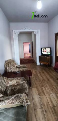 Երկու հարկանի քարե տուն, Նորք-Մարաշ վարչական շրջան Նորք Մարաշում, 190 քմ, կոսմետիկ վերանորոգում