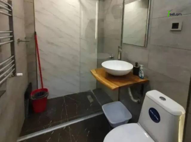 2 սենյականոց բնակարան Պուշկինի փողոցում, 50 ք.մ., նախավերջին հարկ, կապիտալ վերանորոգված