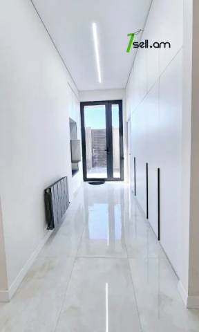 Երկու հարկանի տուն Գրիգոր Աղաբաբյան փողոցում Դավթաշենում, 800 քմ, 3+ սանհանգույց