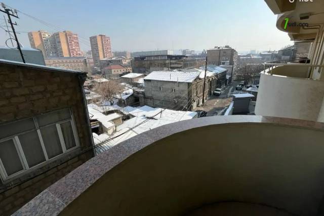 Բազմաֆունկցիոնալ գույք Պարոնյան փողոցում կենտրոնում, 95 քմ