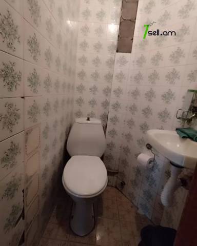 4 սենյականոց բնակարան Խանջյան փողոցում, 88 ք.մ., 2 սանհանգույց, նախավերջին հարկ