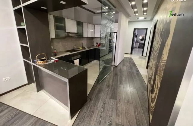 3 սենյականոց բնակարան նորակառույց շենքում Սասնա Ծռերի փողոցում, 112 ք.մ., 8/14 հարկ, 2 սանհանգույց