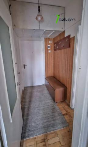 1 սենյականոց բնակարան Տերյան փողոցում, 37 ք.մ., նախավերջին հարկ, եվրովերանորոգված, քարե շենք