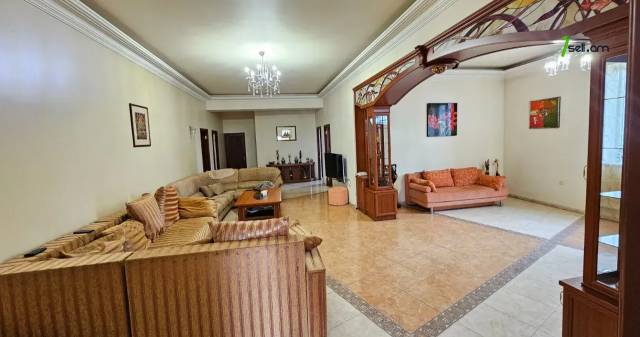 Մեկ հարկանի քարե տուն Ֆանարջյան փողոցում Քանաքեռ Զեյթունում, 1700 ք.մ., 2 սանհանգույց