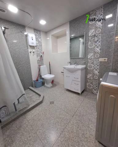 2 սենյականոց բնակարան Մխիթար Հերացի փողոցում, 50 ք.մ., 1/5 հարկ, եվրովերանորոգված, քարե շենք