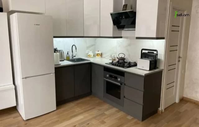 2 սենյականոց բնակարան Երվանդ Քոչարի փողոցում, 40 ք.մ., 5/9 հարկ, կապիտալ վերանորոգված