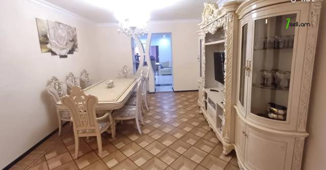4 սենյականոց բնակարան Աբովյան փողոցում, 115 ք.մ., կապիտալ վերանորոգված, քարե շենք