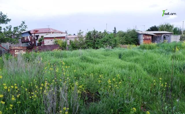 Հողատարածք բնակելի շինությունների համար Գյումրիում, 120 ք.մ.