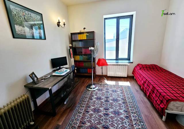 Երկու հարկանի տուն Մուշ 10-րդ փողոցում Քասախում, 1560 քմ, 3+ սանհանգույց, կապիտալ վերանորոգված