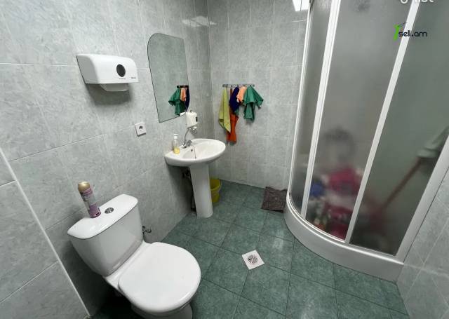 Բազմաֆունկցիոնալ գույք Պարոնյան փողոցում կենտրոնում, 78 քմ