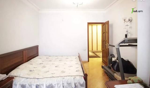 4 սենյականոց բնակարան Վարդանանց փողոցում, 113 ք.մ., 2 սանհանգույց, բարձր առաստաղներ, 2/5 հարկ