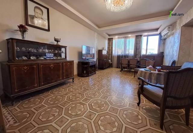 4 սենյականոց բնակարան Պուշկինի փողոցում, 125 ք.մ., 2 սանհանգույց, նախավերջին հարկ