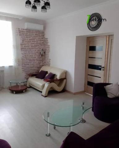 3 սենյականոց բնակարան Սայաթ-Նովայի պողոտայում, 70 ք.մ., 3/5 հարկ, եվրովերանորոգված, քարե շենք