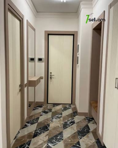 2 սենյականոց բնակարան Տիգրան Մեծի պողոտայում, 53 ք.մ., դիզայներական ոճով վերանորոգված, քարե շենք