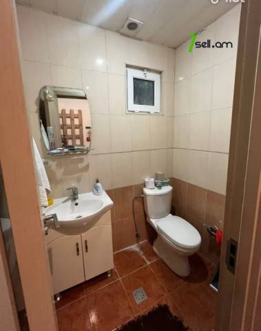 2 սենյականոց բնակարան նորակառույց շենքում Ալեքսեյ Հեքիմյանի փողոցում, 50 քմ, 1/5 հարկ, 2 սանհանգույց