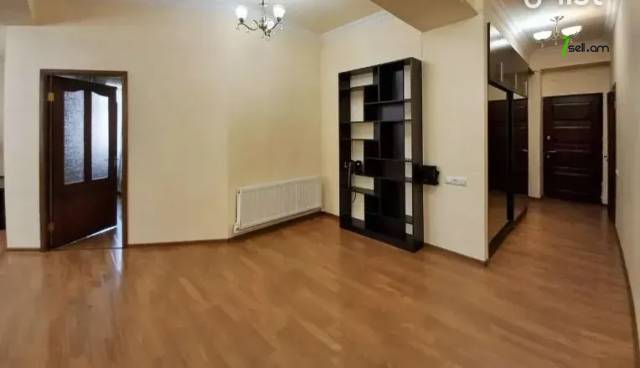 3 սենյականոց բնակարան նորակառույց շենքում Արգիշտի փողոցում, 112 ք.մ., 2 սանհանգույց