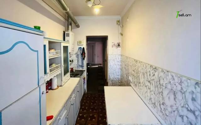 4 սենյականոց բնակարան Բաշինջաղյան փողոցում, 96 ք.մ., քարե շենք