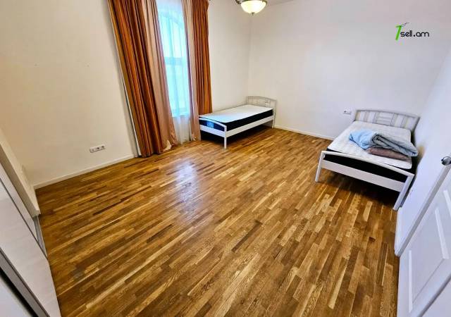 Երկու հարկանի քարե տուն, Վահագնի Թաղամաս Աջափնյակում, 1820 ք.մ., 3+ սանհանգույց