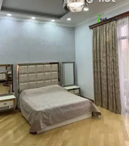 Երեք հարկանի տուն, P. Sevak St Ավանում, 700 ք.մ., 3+ սանհանգույց, կապիտալ վերանորոգված
