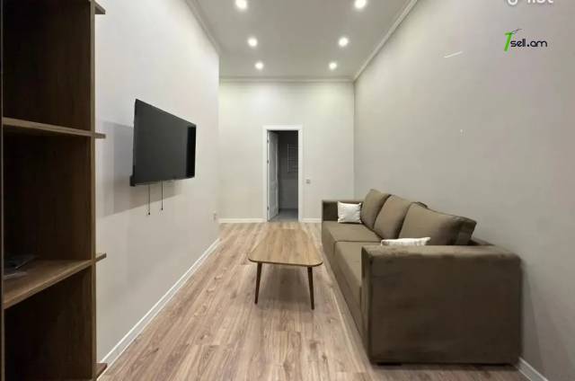 2 սենյականոց բնակարան Խանջյան փողոցում, 39 ք.մ., դիզայներական ոճով վերանորոգված, քարե շենք