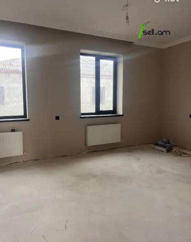 Երկու հարկանի տուն Առինջ 21-րդ փողոցում Առինջում, 12 քմ, 2 սանհանգույց, մասնակի վերանորոգում