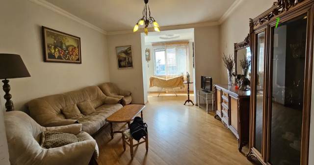 4 սենյականոց բնակարան Բաղրամյան պողոտայում, 130 քմ, նախավերջին հարկ, 2 սանհանգույց