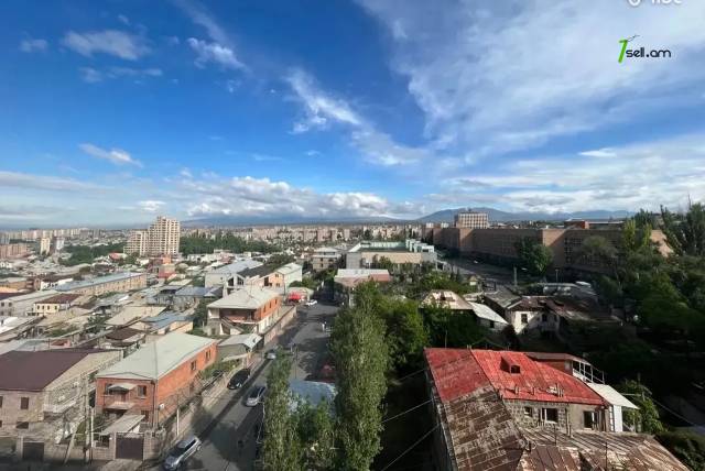 2 սենյականոց բնակարան Արամ Խաչատրյան փողոցում, 49 քմ, 9/13 հարկ, եվրովերանորոգված