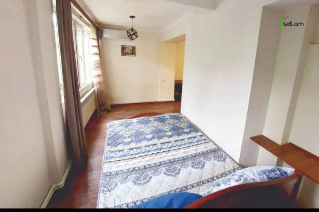 2 սենյականոց բնակարան Մեսրոպ Մաշտոցի պողոտայում, 50 ք.մ., 2/5 հարկ, կապիտալ վերանորոգված, քարե շենք