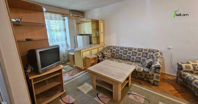 2 սենյականոց բնակարան Տիգրան Մեծի պողոտայում, 40 քմ, 2/5 հարկ, եվրովերանորոգված, քարե շենք