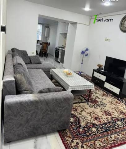 2 սենյականոց բնակարան Արամ Խաչատրյան փողոցում, 55 ք.մ., մի քանի պատշգամբ, նախավերջին հարկ