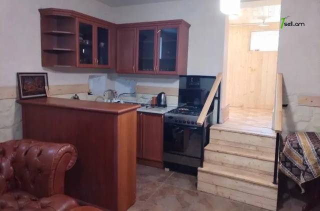 Երկու հարկանի քարե տուն 1-ին փողոցում Նուռնուսում, 120 ք.մ., 2 սանհանգույց, եվրովերանորոգված