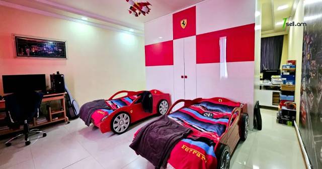 Երեք հարկանի քարե տուն Խաչատուր Աբովյանի փողոցում Ավանում, 1960 ք.մ., 3+ սանհանգույց