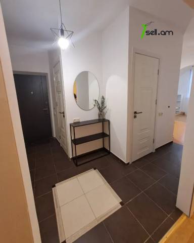 2 սենյականոց բնակարան Տիգրան Մեծի պողոտայում, 65 ք.մ., կապիտալ վերանորոգված, քարե շենք