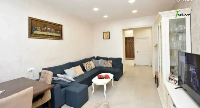 3 սենյականոց բնակարան Կոմիտասի պողոտայում, 88 քմ, նախավերջին հարկ, բարձր առաստաղներ