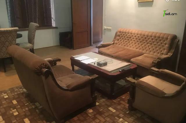 3 սենյականոց բնակարան Ավետ Ավետիսյան փողոցում, 81 ք.մ., նախավերջին հարկ, քարե շենք